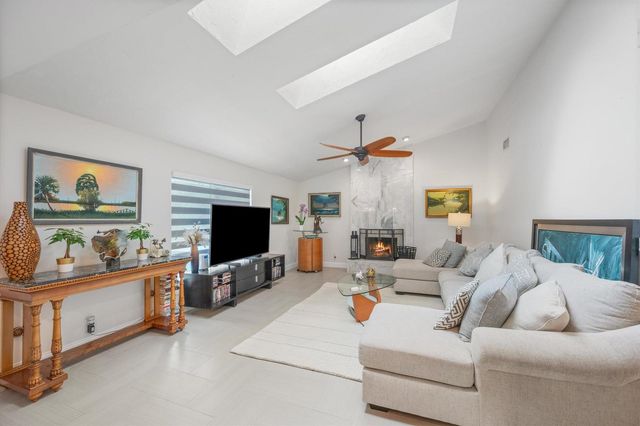 13175 Doubletree Circle, Wellington, FL 33414