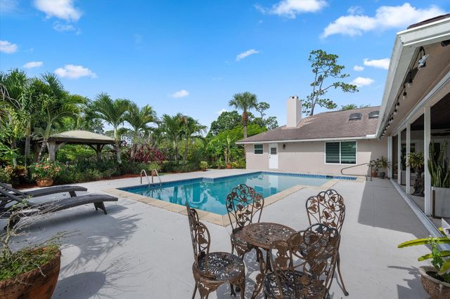 13175 Doubletree Circle, Wellington, FL 33414