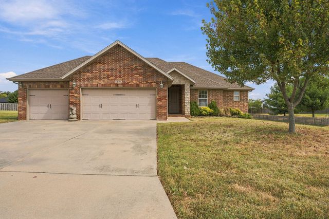 4535 E Cromwell Street, Springfield, MO 65802
