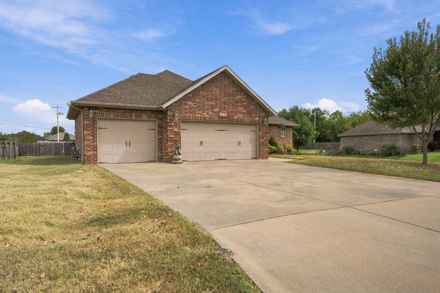 4535 E Cromwell Street, Springfield, MO 65802