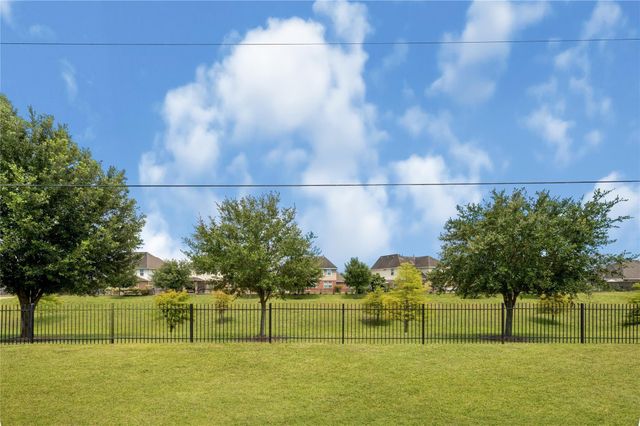 3515 Curley Maple Drive, Pearland, TX 77584