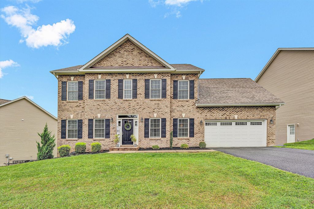 209 Edgemont DR, Salem, VA 24153