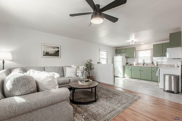 518 E OAKLAND, Rapid City, SD 57701