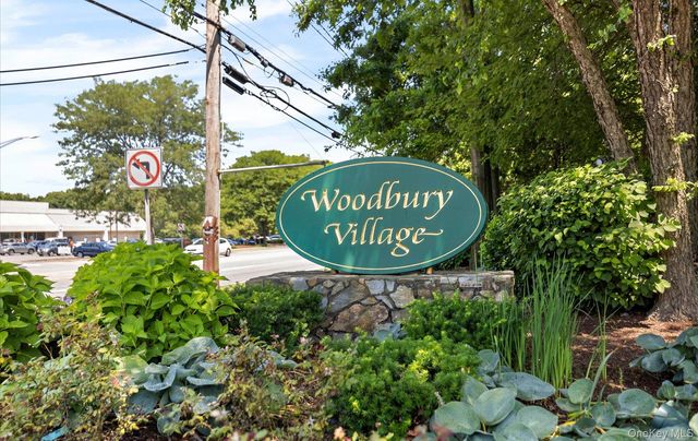 15 Pond Path, Woodbury, NY 11797