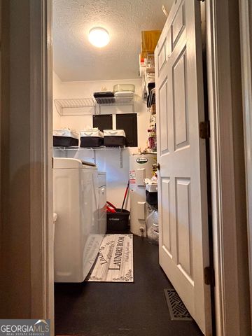 711 W Ridgeway Road, Maysville, GA 30558