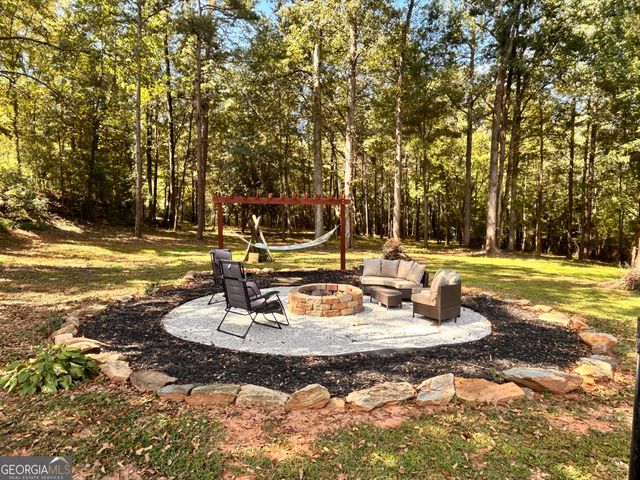 711 W Ridgeway Road, Maysville, GA 30558