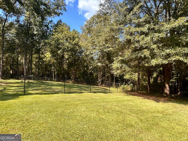 711 W Ridgeway Road, Maysville, GA 30558