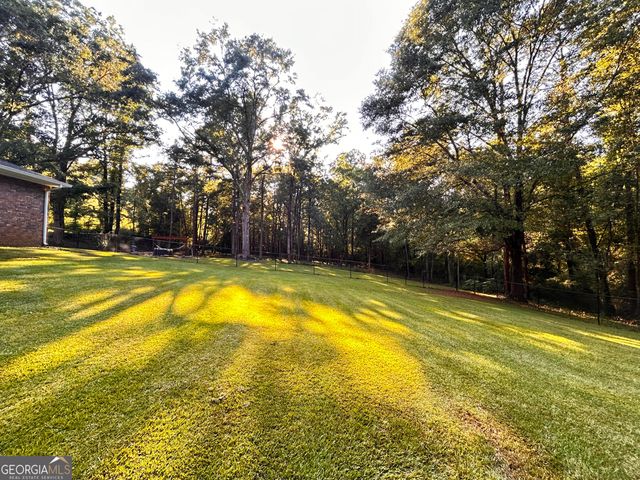 711 W Ridgeway Road, Maysville, GA 30558