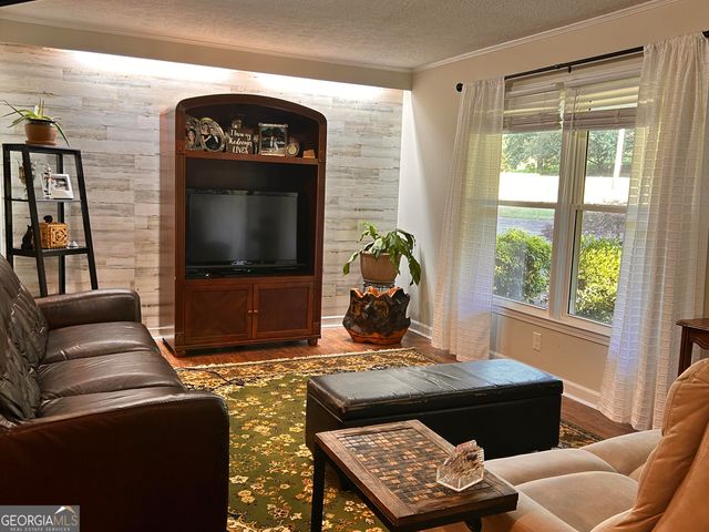 711 W Ridgeway Road, Maysville, GA 30558