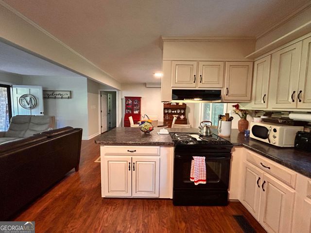 711 W Ridgeway Road, Maysville, GA 30558