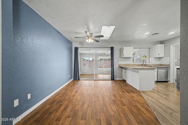 10537 W LAWRENCE Lane, Peoria, AZ 85345