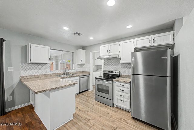 10537 W LAWRENCE Lane, Peoria, AZ 85345