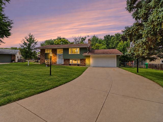4833 Ensign Avenue N, New Hope, MN 55428
