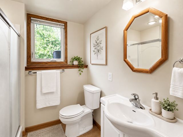 4833 Ensign Avenue N, New Hope, MN 55428