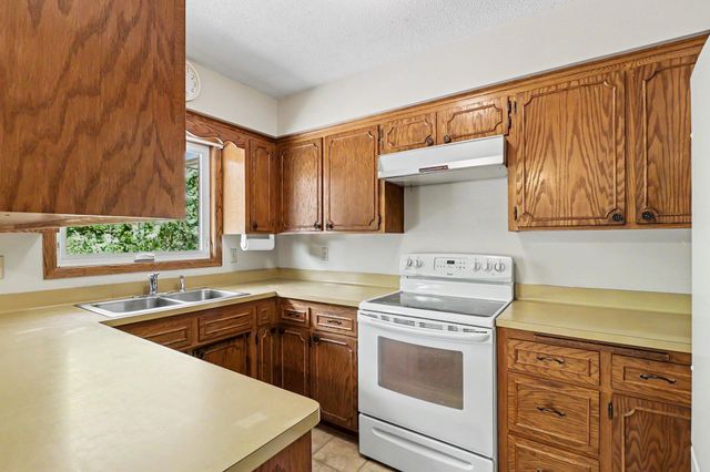 4833 Ensign Avenue N, New Hope, MN 55428