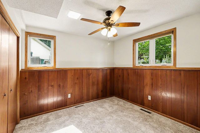 4833 Ensign Avenue N, New Hope, MN 55428