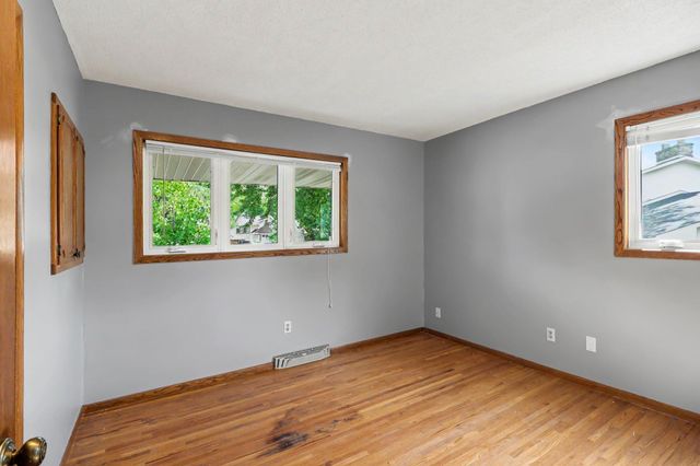 4833 Ensign Avenue N, New Hope, MN 55428