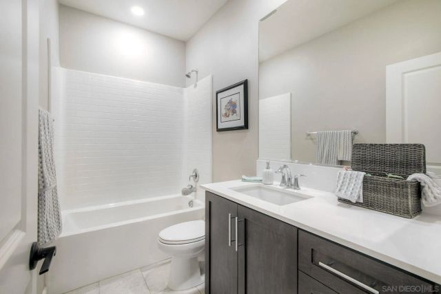 1577 Castillo Way 5, Vista, CA 92081