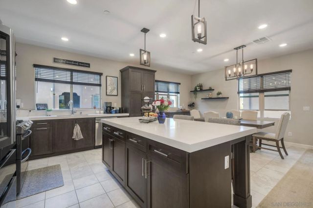1577 Castillo Way 5, Vista, CA 92081