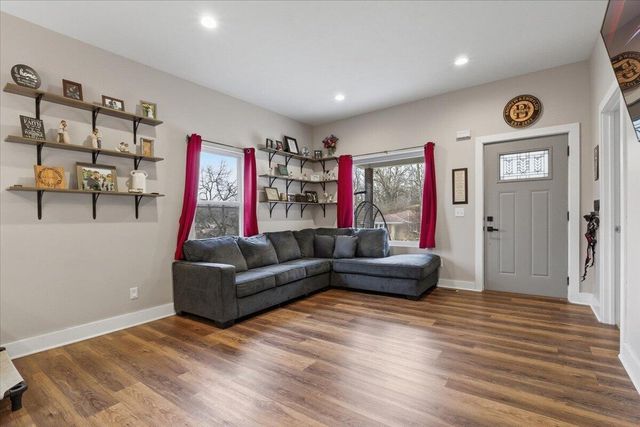 120 MCGEE Avenue, Council Bluffs, IA 51503