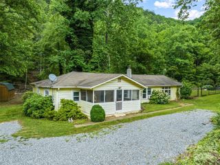 449 Little East Fork Road, Canton, NC 28716