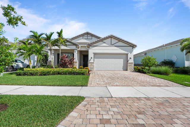 12529 Triumph Lane, Palm Beach Gardens, FL 33412