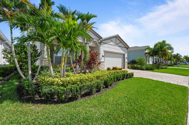 12529 Triumph Lane, Palm Beach Gardens, FL 33412