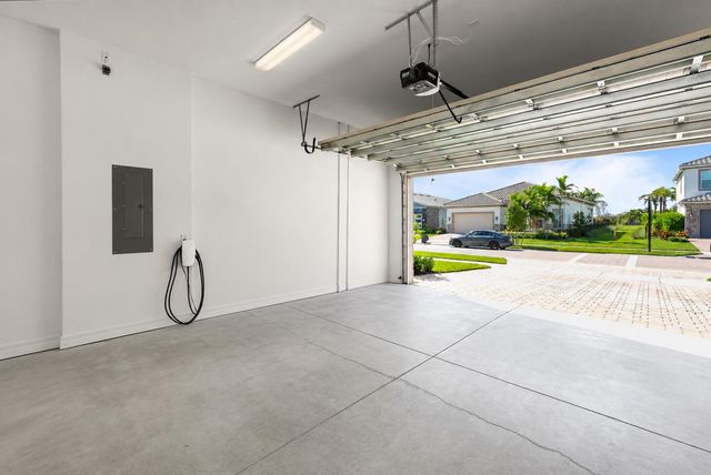 12529 Triumph Lane, Palm Beach Gardens, FL 33412