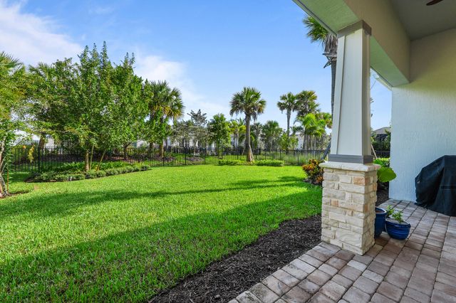 12529 Triumph Lane, Palm Beach Gardens, FL 33412