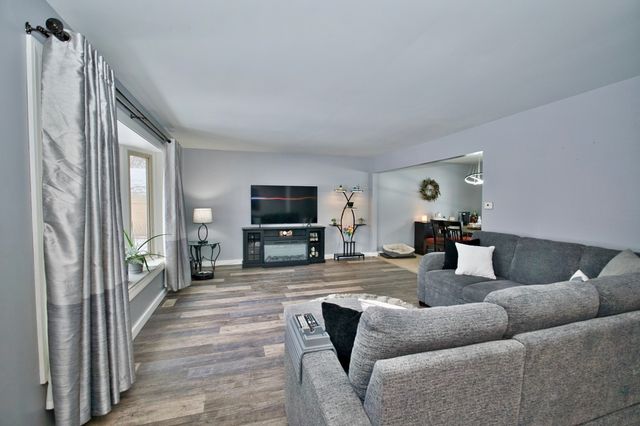 28W587 Leverenz Road, Naperville, IL 60564