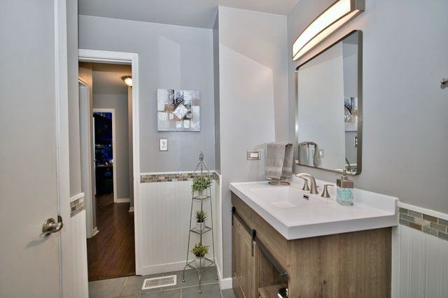 28W587 Leverenz Road, Naperville, IL 60564