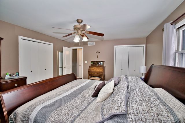 28W587 Leverenz Road, Naperville, IL 60564