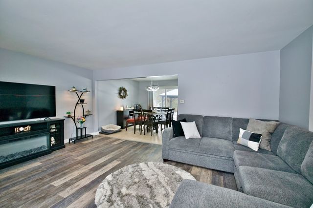 28W587 Leverenz Road, Naperville, IL 60564