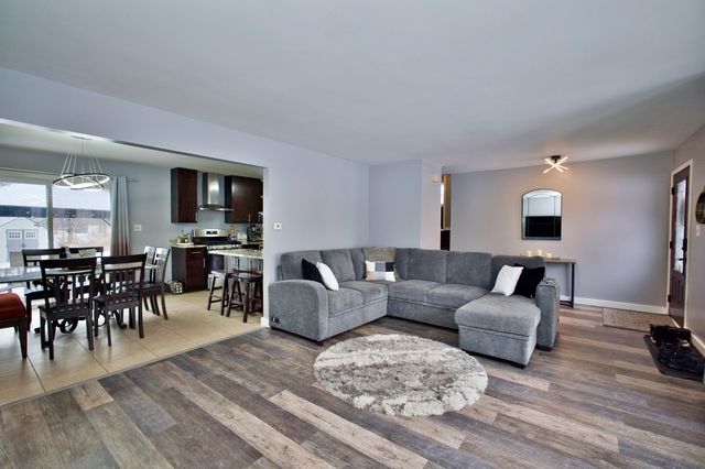 28W587 Leverenz Road, Naperville, IL 60564