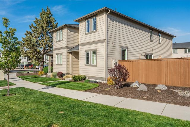 2406 NE Victor Place, Bend, OR 97701
