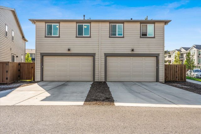 2406 NE Victor Place, Bend, OR 97701