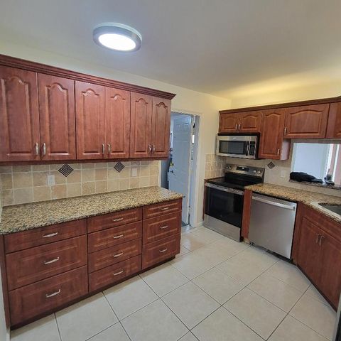 23 Via De Casas Sur 103, Boynton Beach, FL 33426