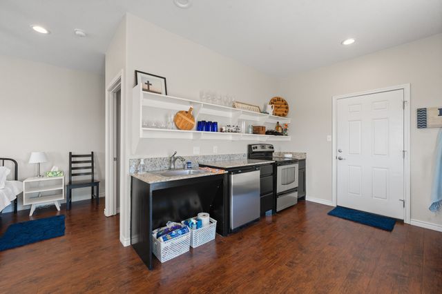 7925 Grassland Drive, Godley, TX 76044