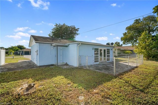 954 Jolly RD, North Fort Myers, FL 33903