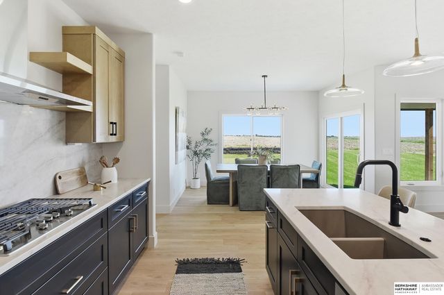 20702 Vernon Avenue, Elkhorn, NE 68022