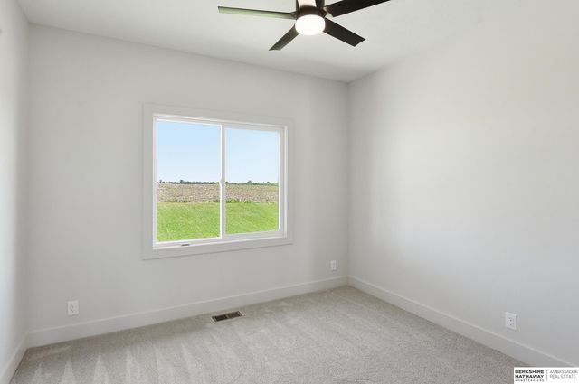 20702 Vernon Avenue, Elkhorn, NE 68022