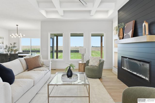 20702 Vernon Avenue, Elkhorn, NE 68022