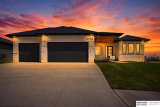 20702 Vernon Avenue, Elkhorn, NE 68022