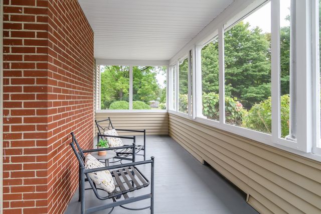 203 Bacon St, Natick, MA 01760