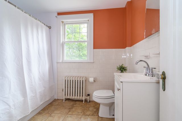 203 Bacon St, Natick, MA 01760