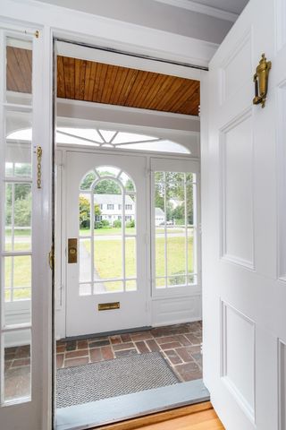 203 Bacon St, Natick, MA 01760