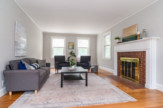 203 Bacon St, Natick, MA 01760