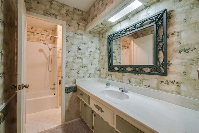 8324 NW 118th Street, Oklahoma City, OK 73162