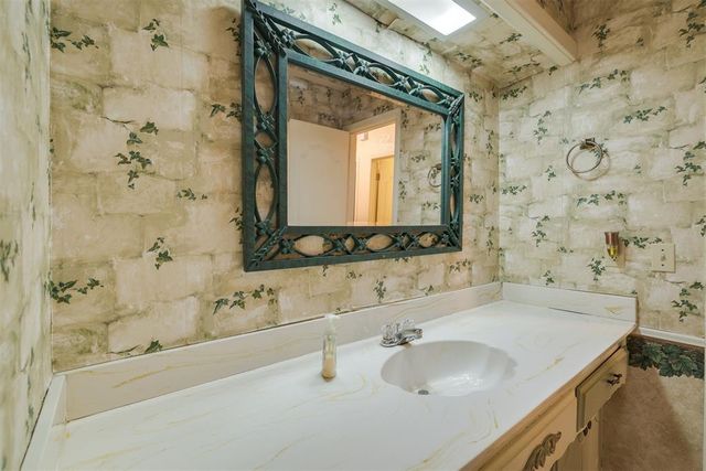 8324 NW 118th Street, Oklahoma City, OK 73162