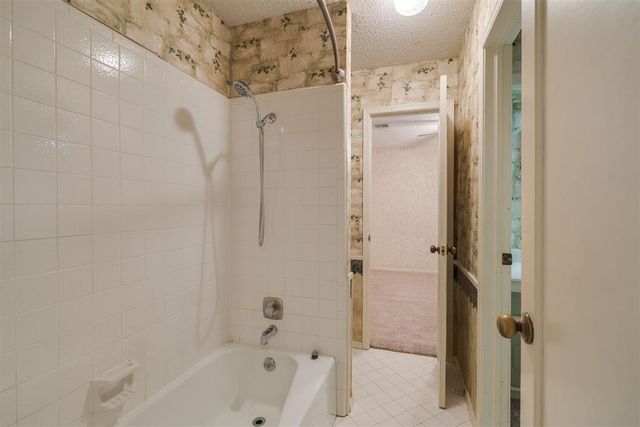 8324 NW 118th Street, Oklahoma City, OK 73162